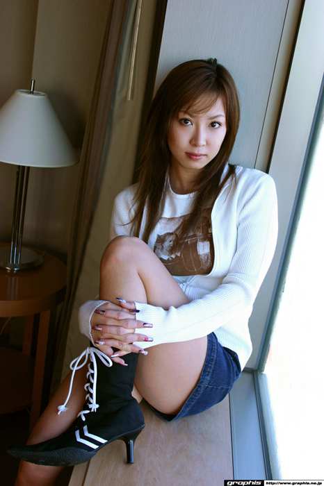 Graphis套图ID0211 2005-02-04 [First Gravure] Yuzuha Hinata